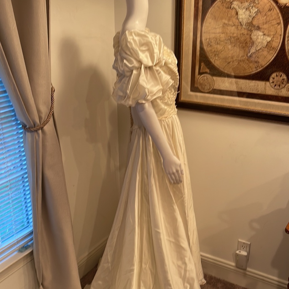 VINTAGE LONG WEDDING DRESS CREAM SIZE 18 $125 firm - Picture 8 of 16